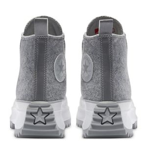 SELLING FAST

   

Converse Run Star Hike Hi felt